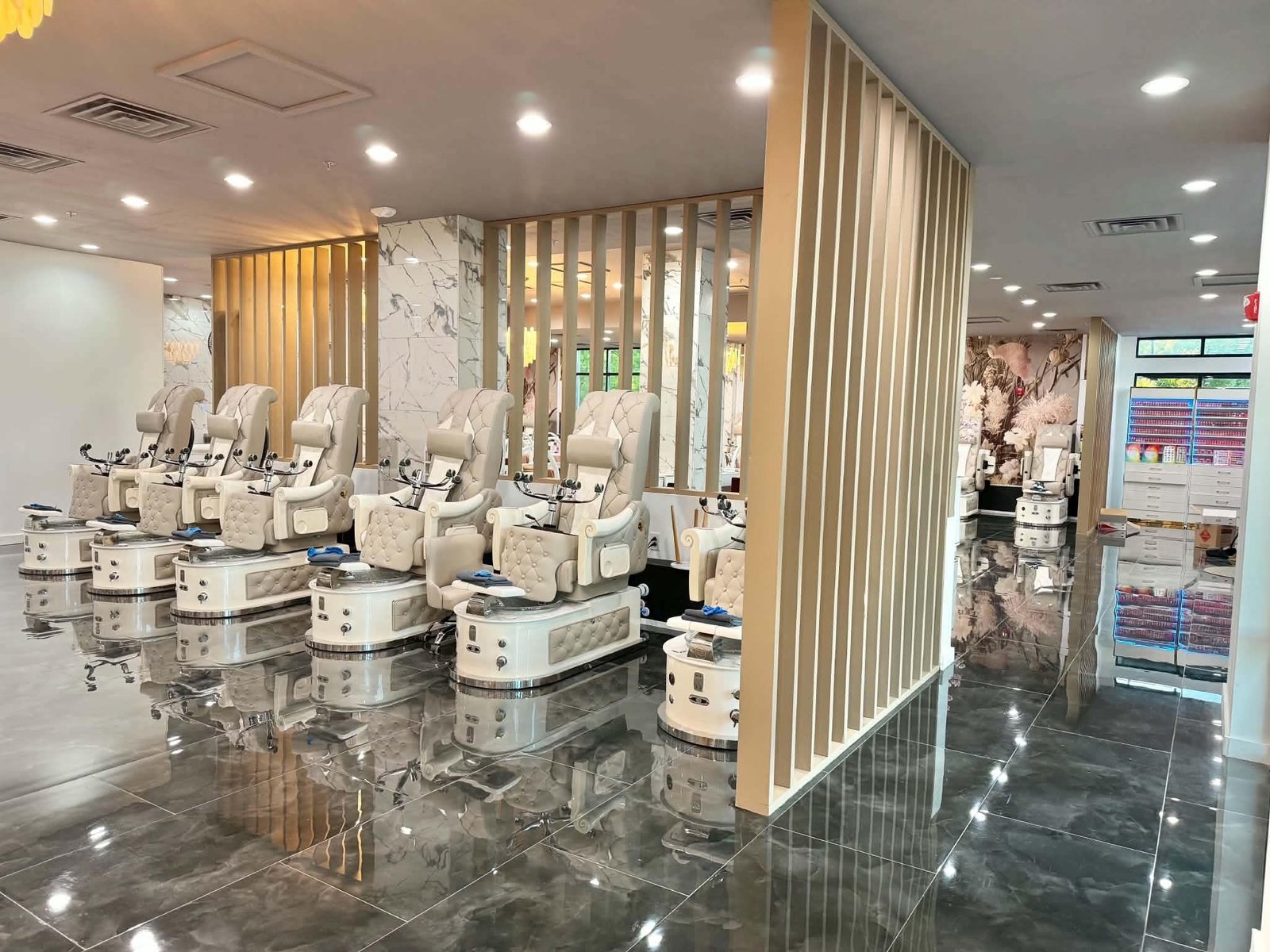 Mimosas Nail Bar - Greensboro salon experience in Greensboro